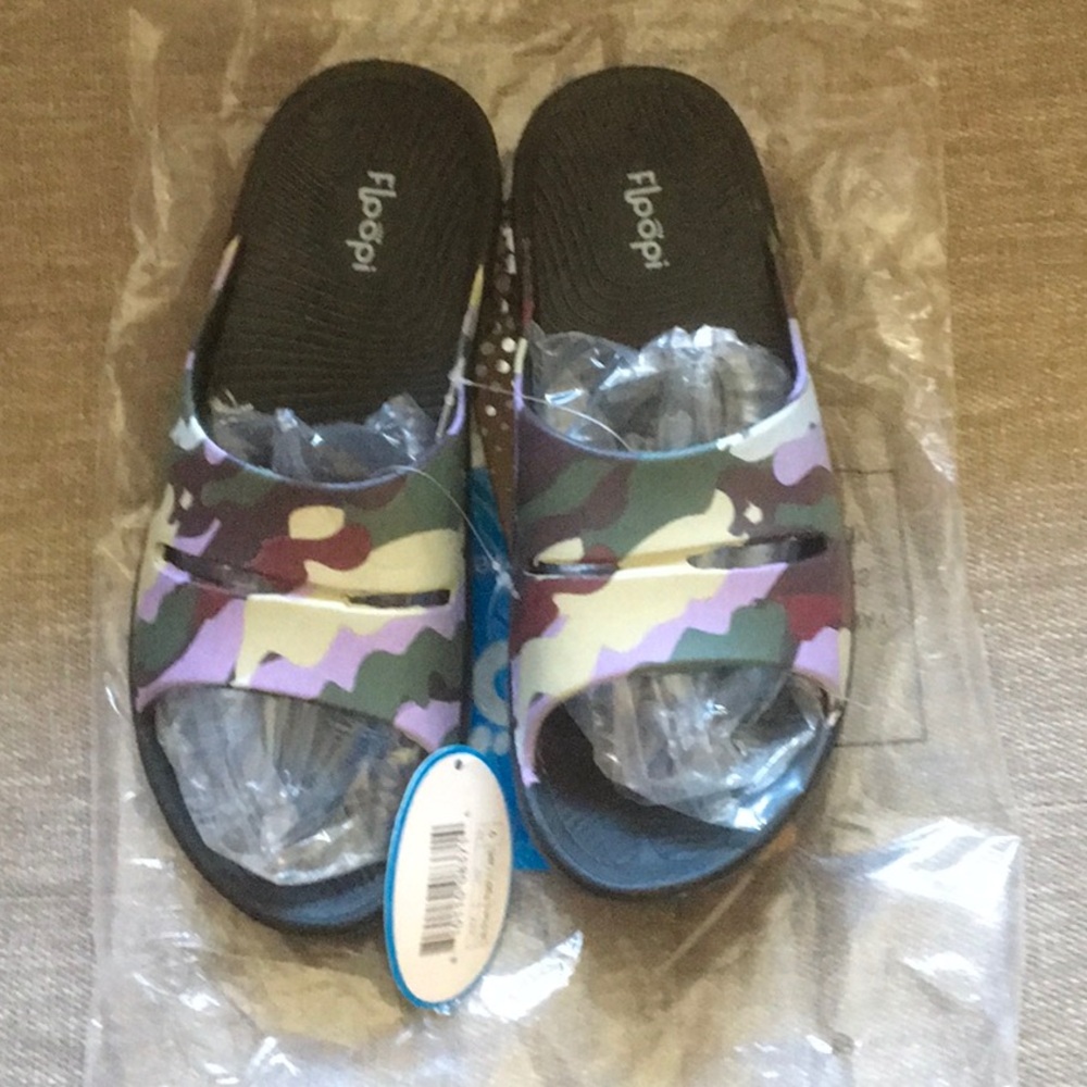 Floopi Womens Sophie Printed Comfort SlideSandals NWT